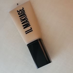 Il MAKIAGE Full Coverage Foundation
